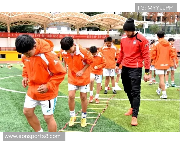 足球比赛心得分享与技巧总结助你提升球技与团队协作能力